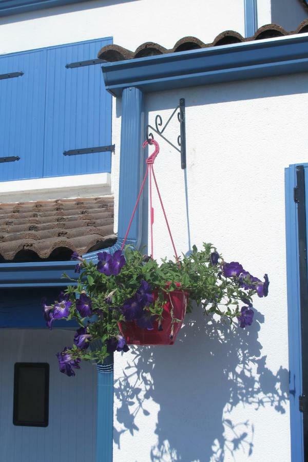 Le Contrevent Saint-Julien-des-Landes Exterior photo
